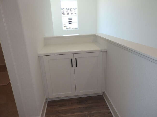 Building Photo - Beautiful Smart Home in Granite Bay  With Solar!!