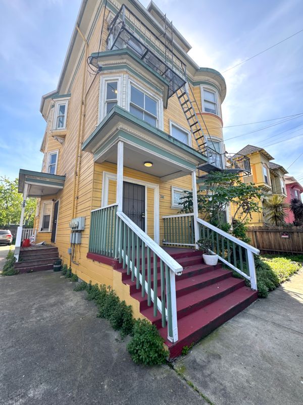 Primary Photo - 871 27th St