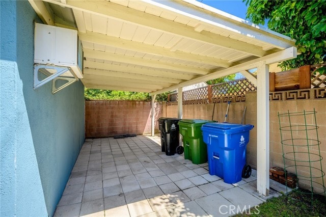 Building Photo - 6438 Densmore Ave