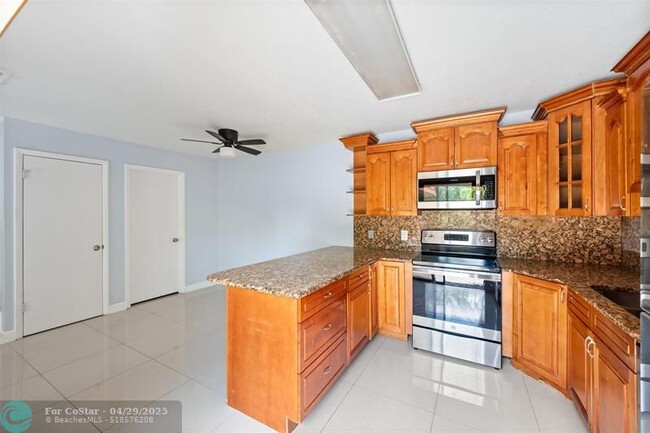 Building Photo - 4101 Wimbledon Dr