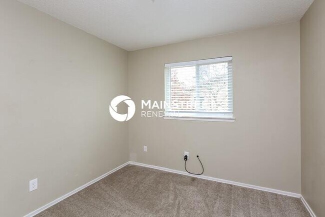 Building Photo - 3 Bedroom Pet-Friendly Home in DeSoto, TX with Main Street Renewal