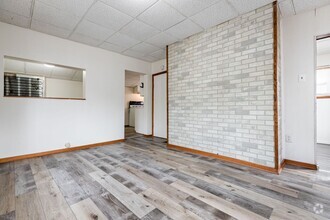 Building Photo - Cozy Home on the North Side