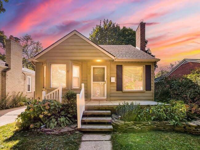 Primary Photo - Charming Colonial in the Heart of Grosse P...