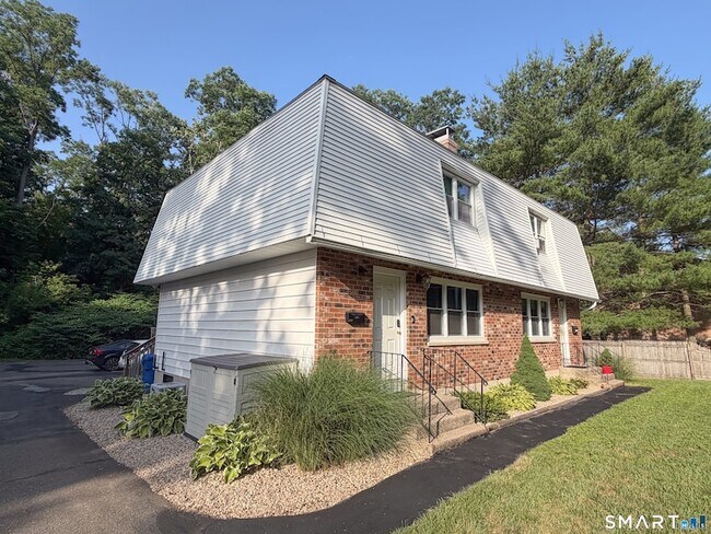Building Photo - 153 New Britain Ave