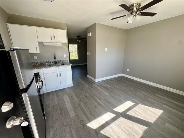 Building Photo - 410 S College Dr