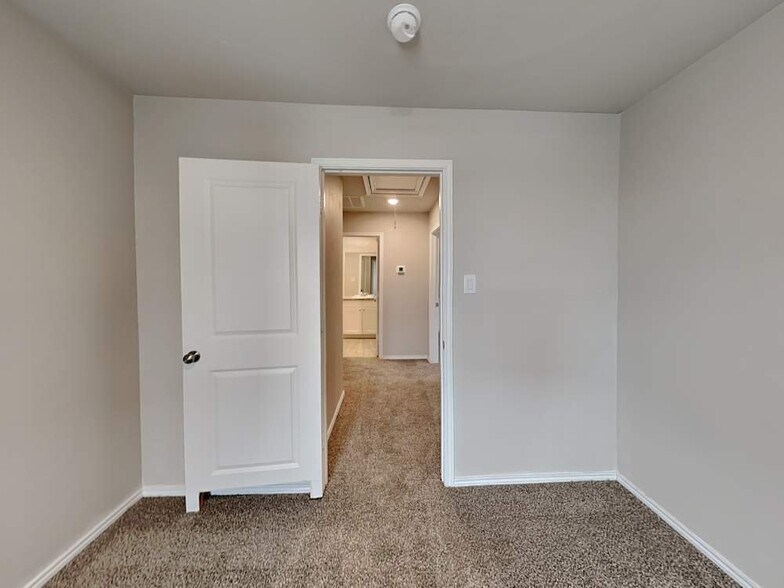 Building Photo - 7343 Cultivator Way