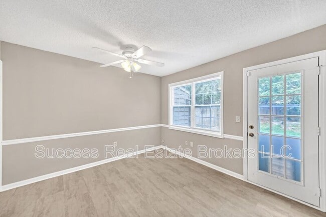 Building Photo - 4000 Sand Wedge Cir