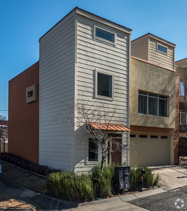 Building Photo - 115 Vertical Loft Dr