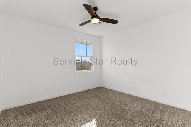 Building Photo - 3218 W Glendale Ave