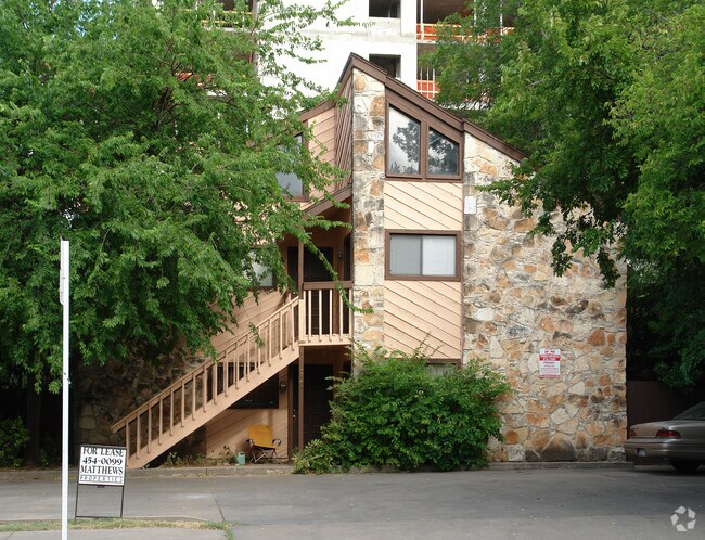 Building Photo - The Golden Mermaid