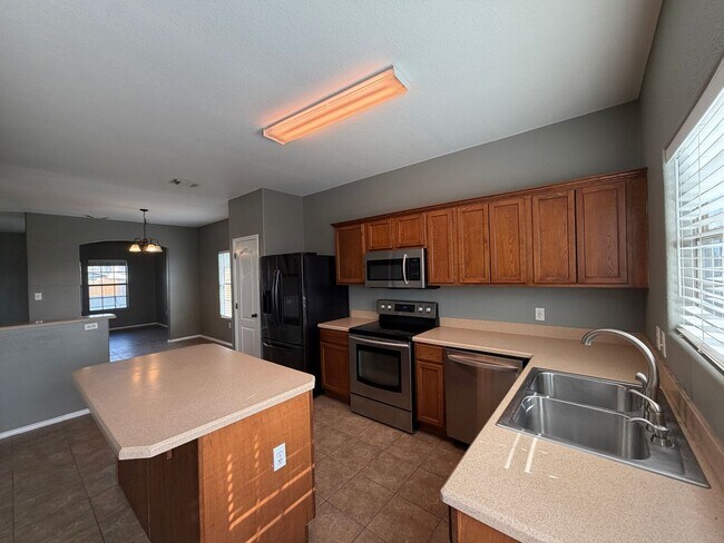 Building Photo - TWO STORY 5 BEDROOM 3 BATH HOUSE WITH SPA