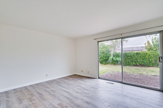 Building Photo - 3 BEDROOM 2 BATH House in Branham-Jarvis Neighborhood