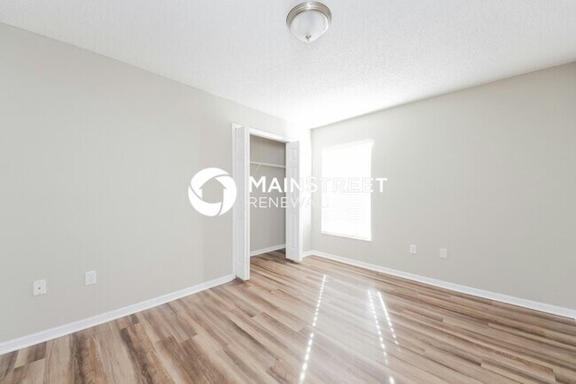 Building Photo - 4 Bedroom Pet-Friendly Home in Kissimmee, FL with Main Street Renewal