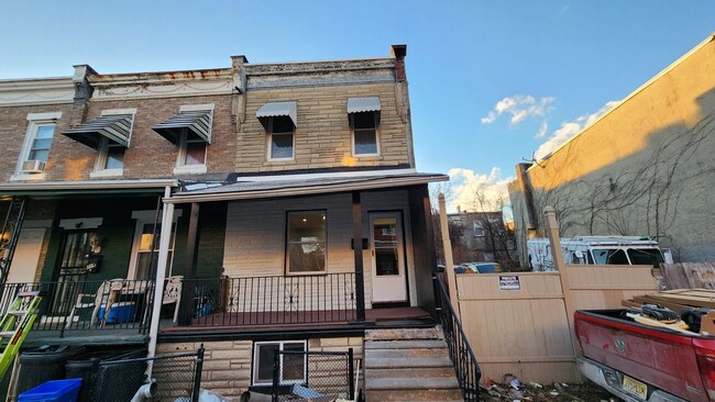 Building Photo - 218 N Alden St