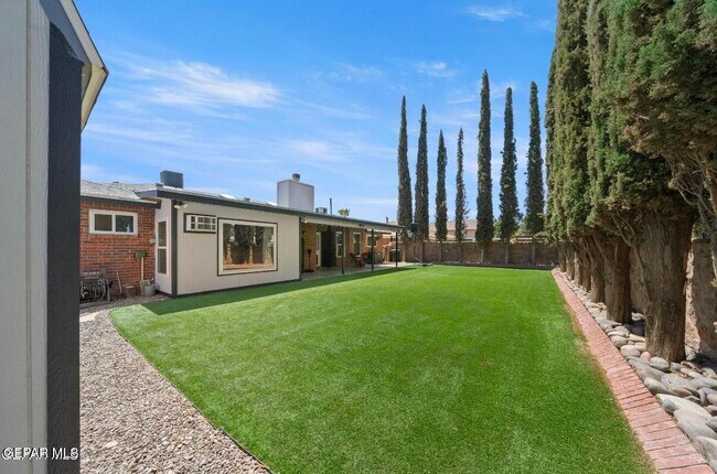 Building Photo - 1809 Pueblo Alegre Dr