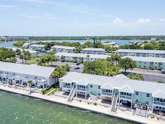 Building Photo - 5118 Coquina Key Dr SE