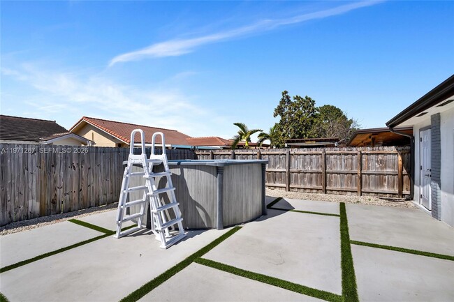 Building Photo - 15962 SW 138th Ct