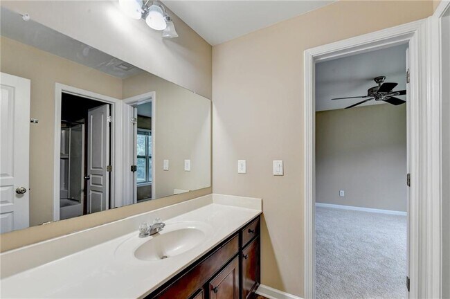 Building Photo - 4228 Woods Creek Ln