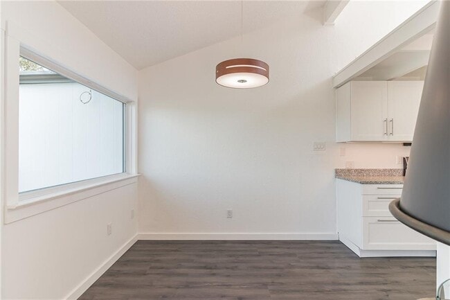 Building Photo - 2200 Trailside Dr
