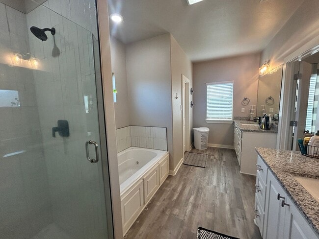 Building Photo - 4 Bed 2 bath Frenship ISD
