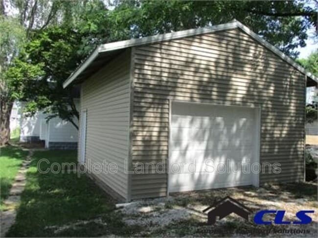 Building Photo - 1557 S 17th St
