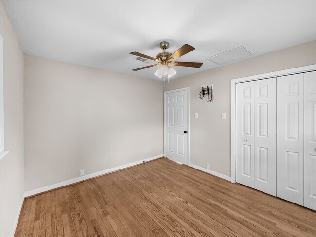 Building Photo - 2202 Stonecrest Dr