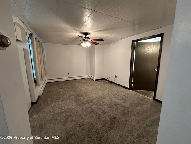 Building Photo - 548 Main St