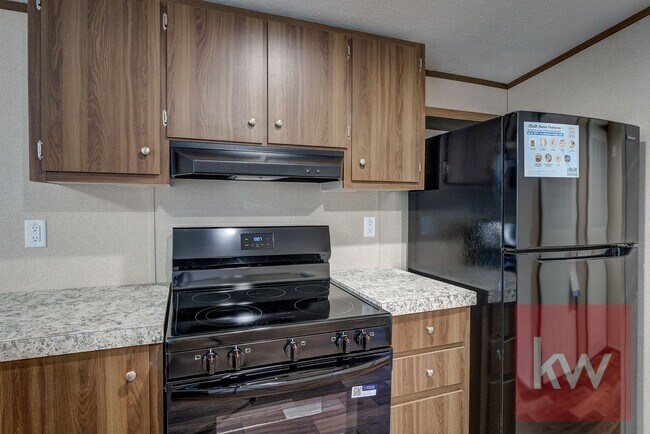 Building Photo - Chestnut St 119/Whispering Hills MHP