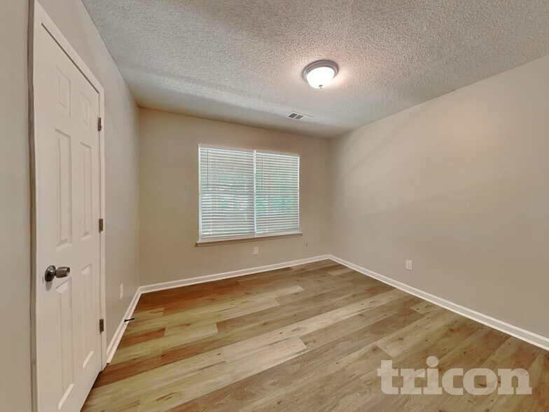 Building Photo - 5769 Village Loop
