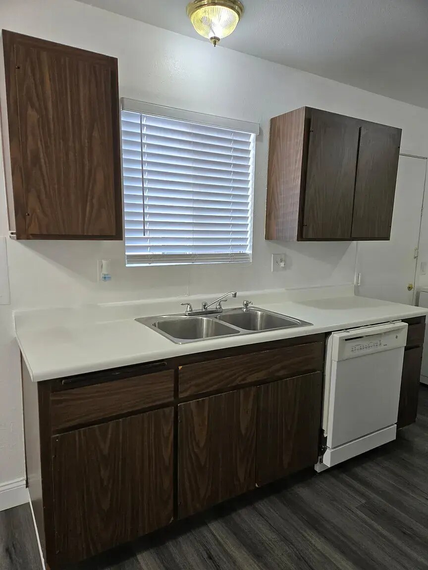 Building Photo - 573 San Rogelio St