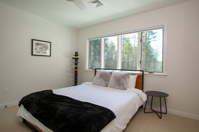 Building Photo - 23 Cross Rd