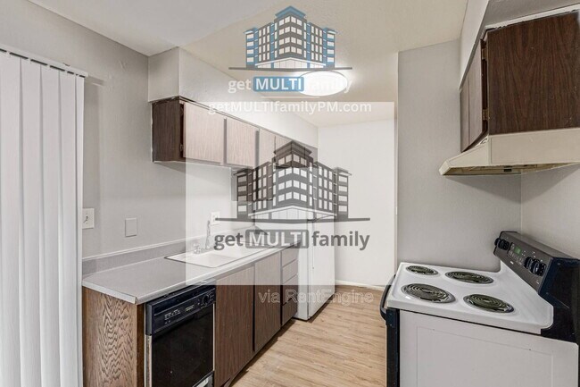 Building Photo - 1111 E Butler Dr