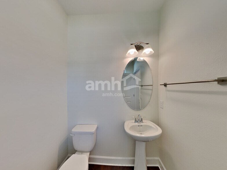 Building Photo - 33923 Night Lily Dr