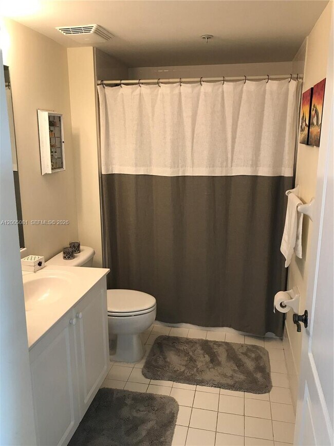 Building Photo - 1627 SW 37th Ave