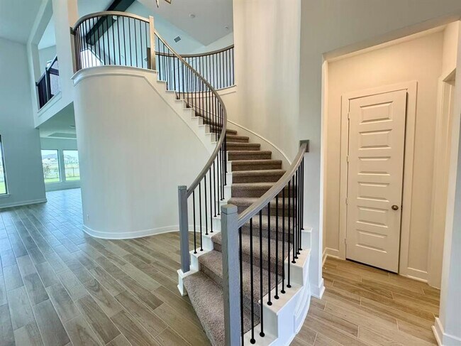 Building Photo - 31019 Sun Vly Dr