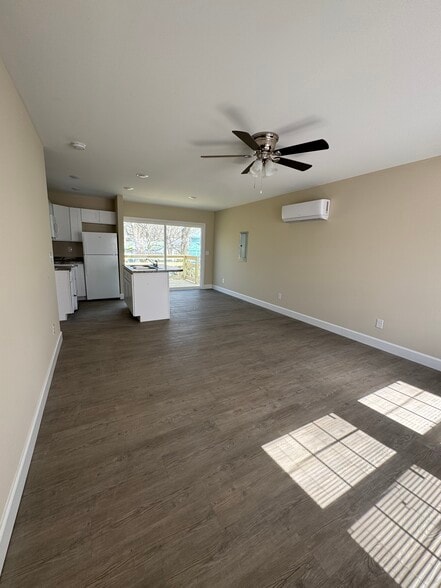 Living/ Dining - 54 Byrley Rd