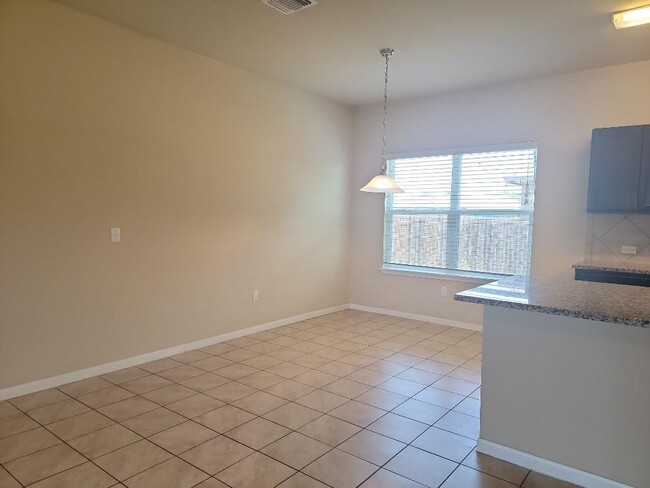 Building Photo - 409 Sabina Dr