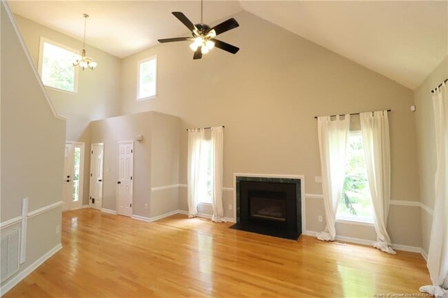 Building Photo - 109 Candy Apple Ct