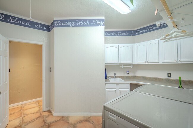 Building Photo - 111 Coker Ln