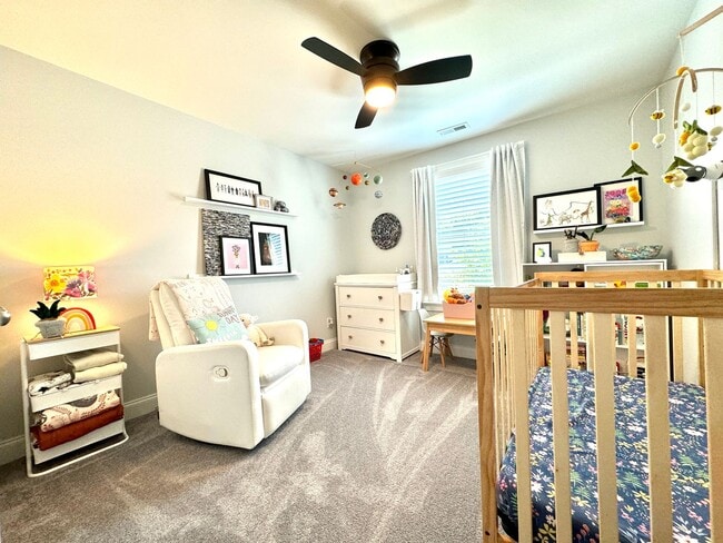 Building Photo - 3 Bedroom, 2.5 Bath Home w/ Fenced Yard and 2 Car Garage