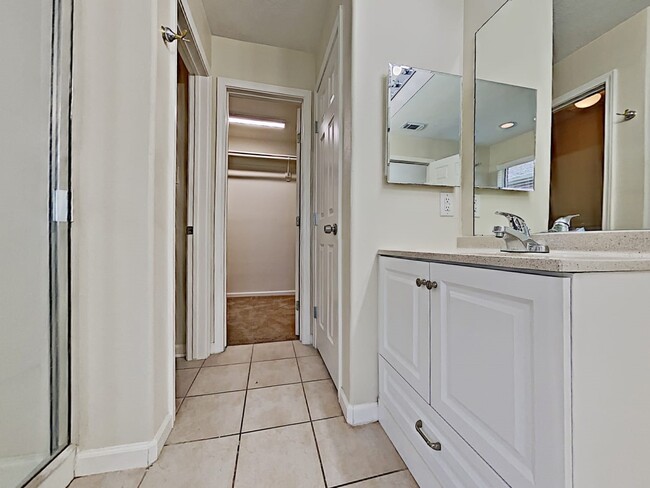 Building Photo - 2883 Diamond Bay Dr