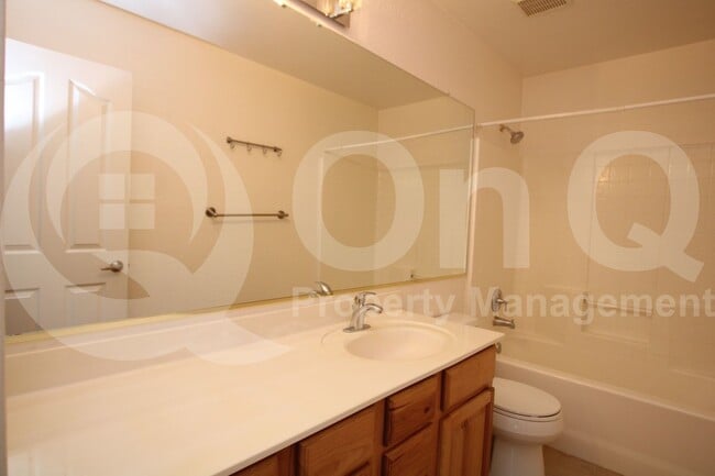 Building Photo - 4173 E Meadow Lark Way