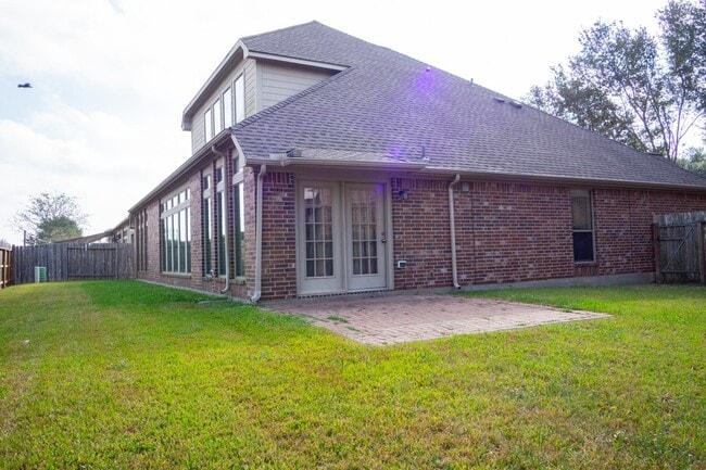 Building Photo - 5211 Belvedere Dr