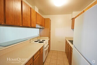 Building Photo - Parkway Condo Available Now!   3/2/2 - $3600