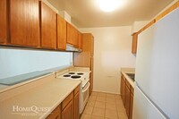 Building Photo - Parkway Condo Available Now!   3/2/2 - $3600