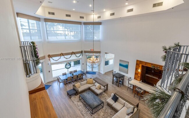 Building Photo - 3255 NE 184th St