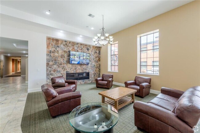 Building Photo - 12 Valley St