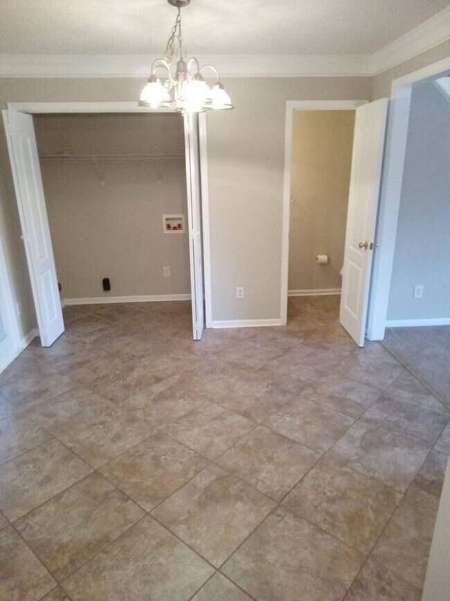 Building Photo - Great Home Close To Historical Downtown Matthews!