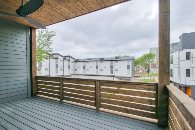 Building Photo - Welcome To Nashville!