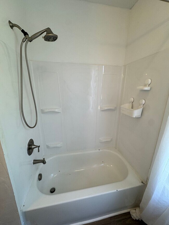 Building Photo - Spacious 3 bedroom, 2 bath home in Sharpsburg
